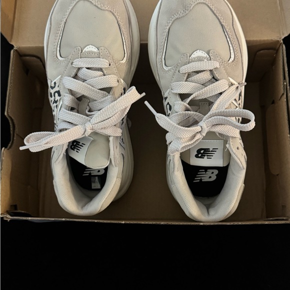 New Balance 57/40 Timberwolf Leopard Gray Sneakers W5740APB Women's US 8.5 B - Picture 5 of 6